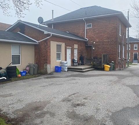 4th image of 102C Queen St
