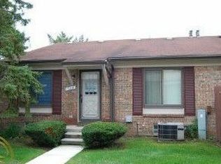 17118 Kingsbrooke Dr, Clinton Township, MI 48038