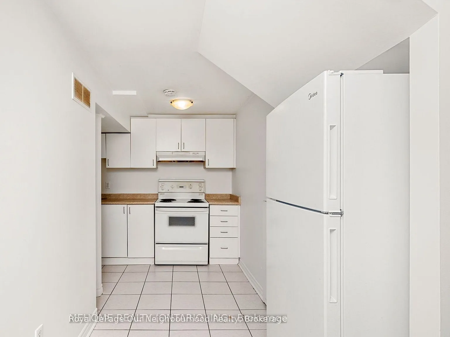 Studio, $1,400 — Photo 3