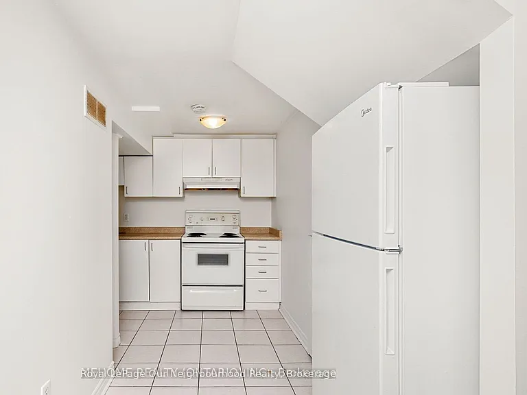 14 Tarsus Cres #2 — Photo 3