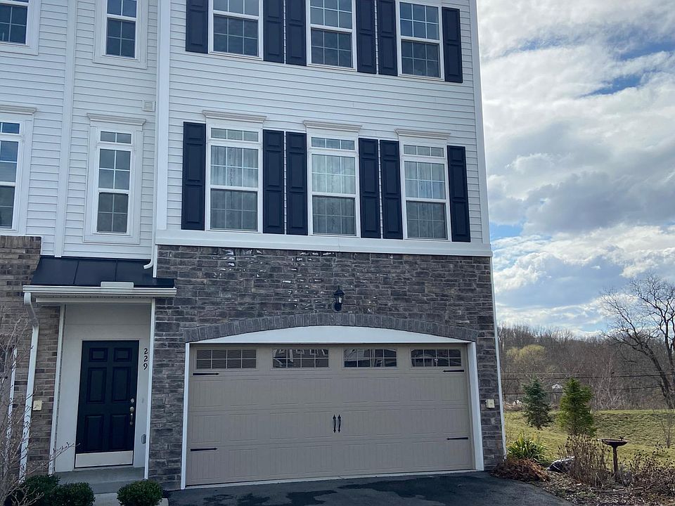 1st image of 229 Eagle Dr