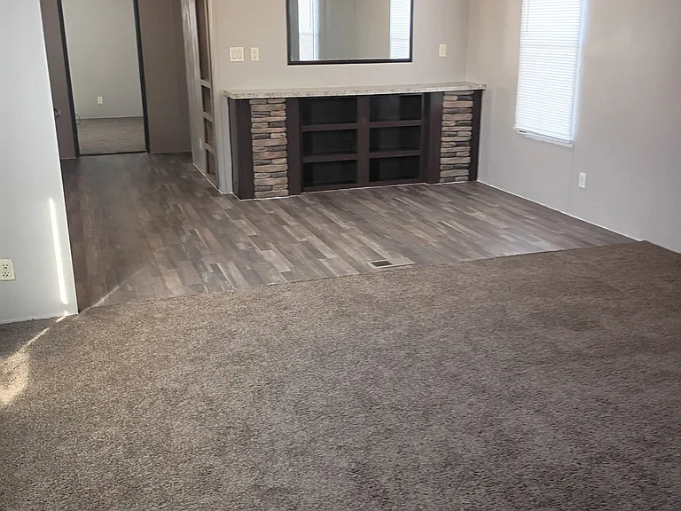 522 Crayton St — Photo 6