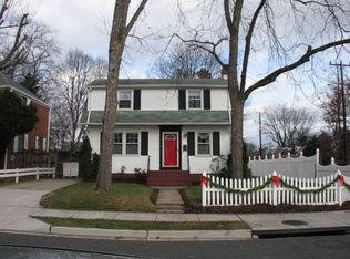 145 S Garfield St, Arlington, VA 22204