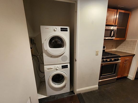 3rd image of 327 E 101st St APT 4d