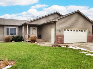 5560 S Wexford Ct, Sioux Falls, SD 57106