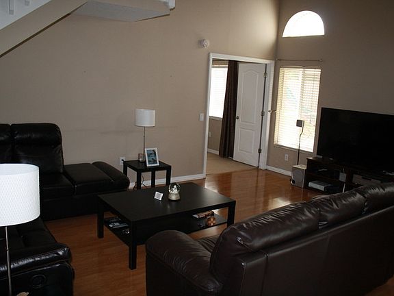 5th image of 3220 Fremont Ct