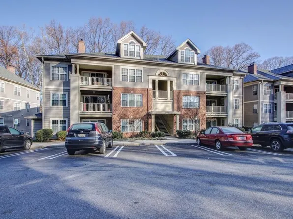 121 Timberbrook Ln, Gaithersburg, MD