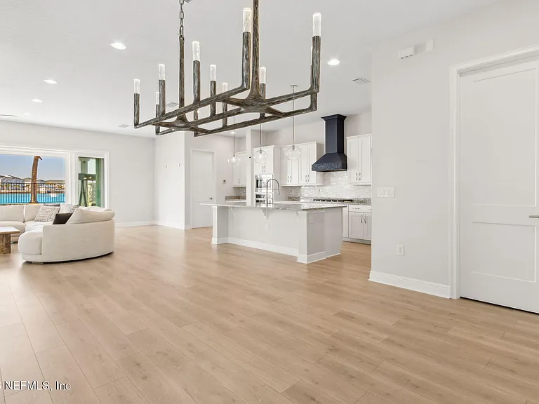401 Marquesa Cir — Photo 21