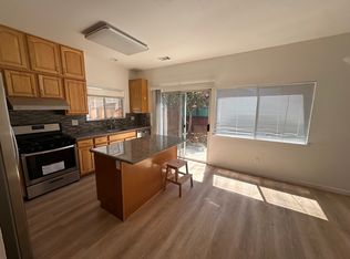 961 10th St, Oakland, CA 94607