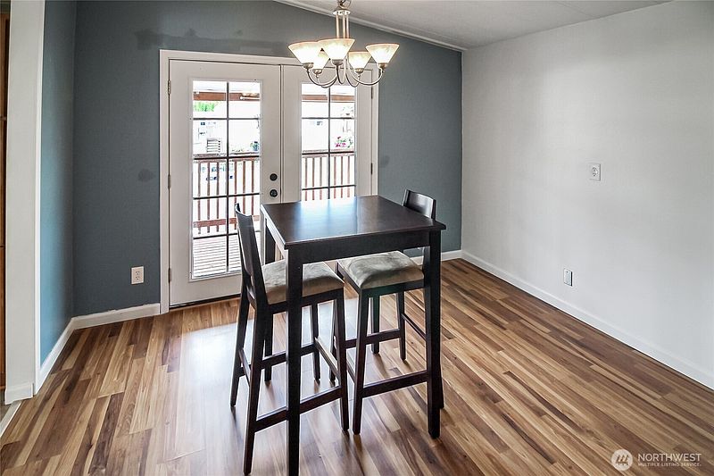 4th image of 7112 141st Avenue E