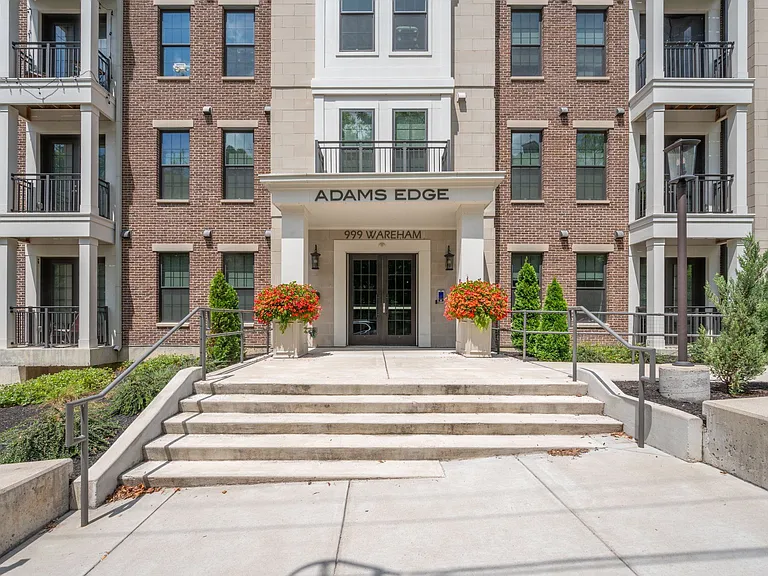 Adams Edge Apartments — Photo 44