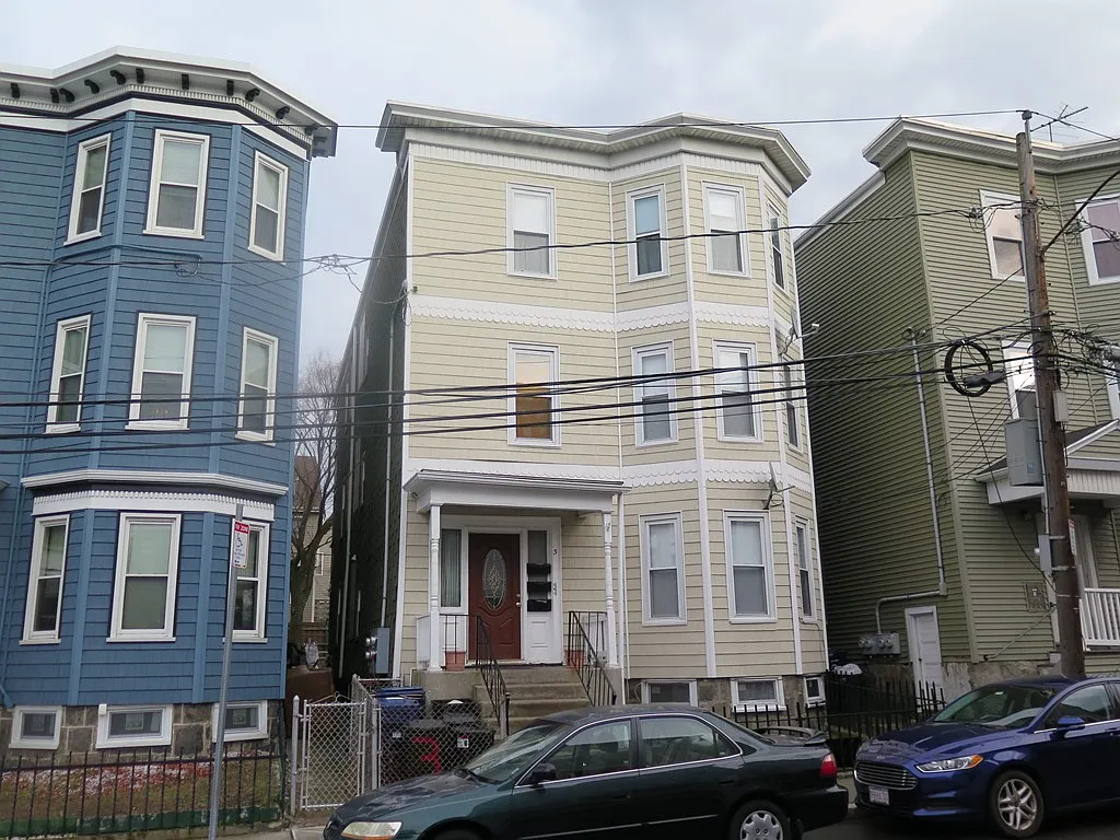 4 bed, 999 sqft, $3,600 — Photo 3