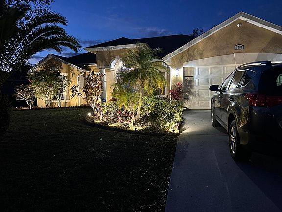 3rd image of 1289 SW Century Avenue