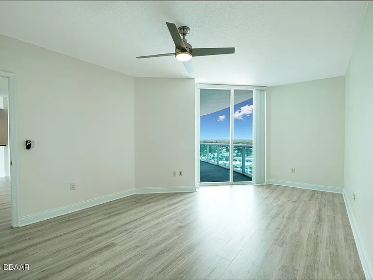 241 Riverside Dr #1006 — Photo 18