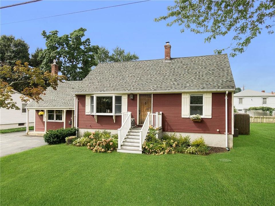 1st image of 13 Loxley Dr