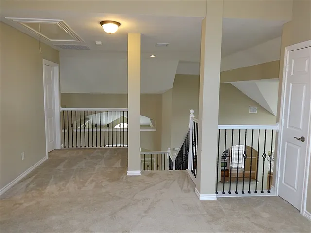 808 Warwick Ct — Photo 9