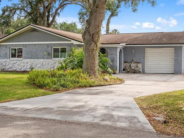 1921 Pine Tree Dr, Edgewater, FL 32141