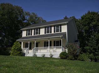 15 Berglund Ave, South Kingstown, RI 02879