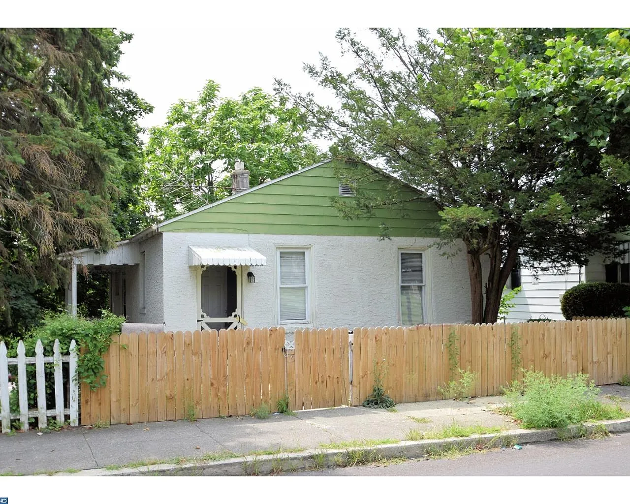 546 Beech St photo 1