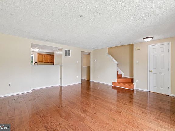 2nd image of 8918 Pembrook Woods
