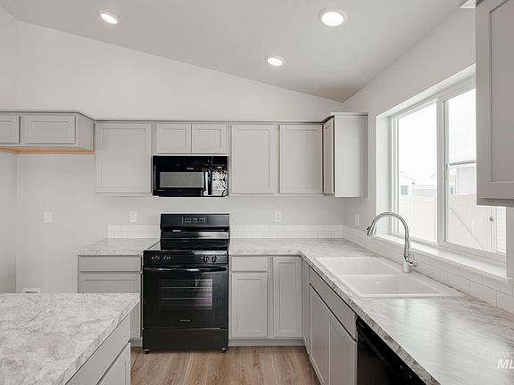 4th image of 19574 Alleghenny Way