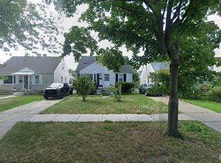 22504 Downing St, Saint Clair Shores, MI 48080