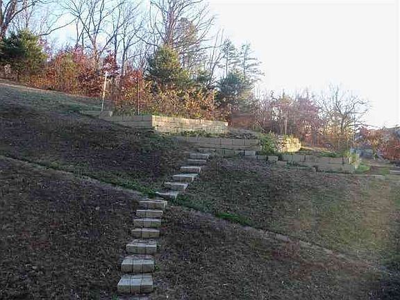 3rd image of 136 Shady Hill Cir