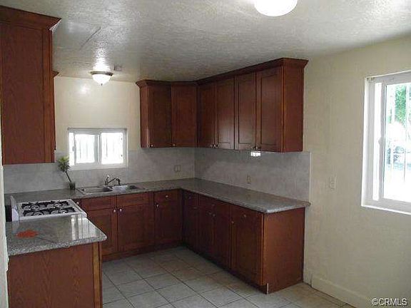 4th image of 1383 Wall Ave