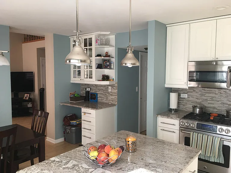 948 Huntington Dr — Photo 6
