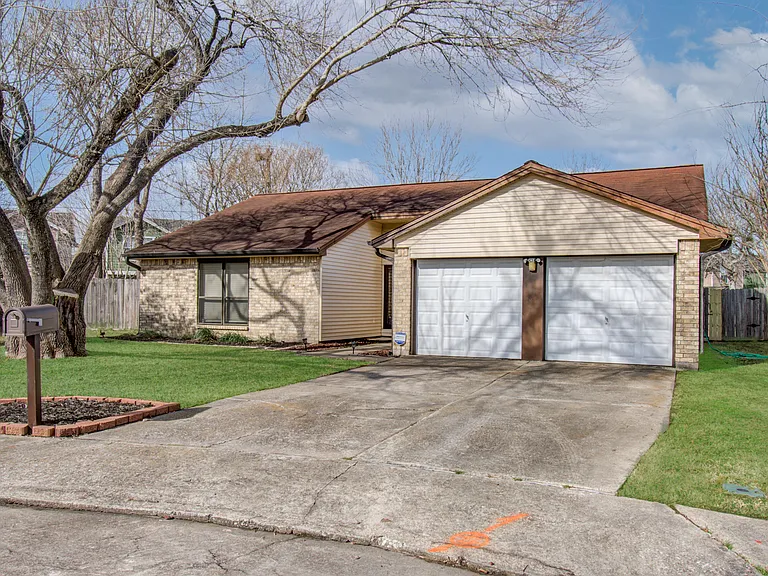 113 Wood Hollow Dr — Photo 2