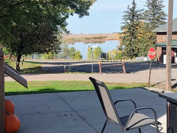 111 N Hawthorn St, Arco, MN 56113