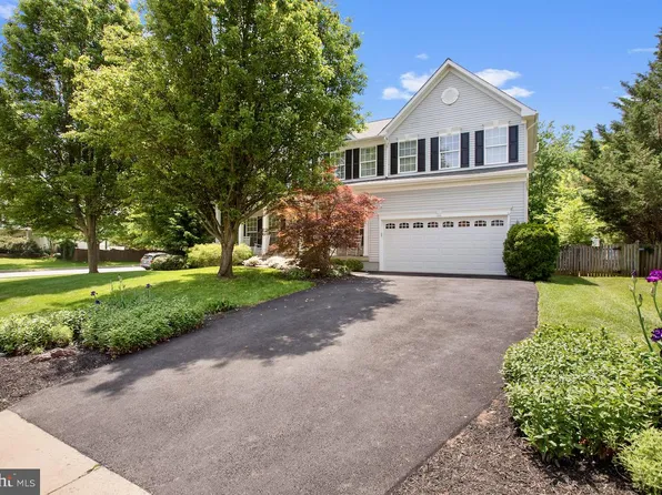 302 Lake View Way NW, Leesburg, VA 20176