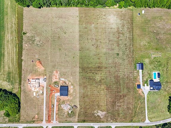 4th image of 1362 Neil Rd