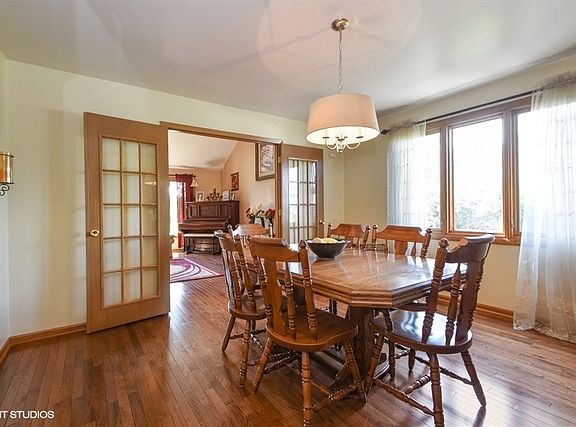 5th image of 18812 Meadow Creek Dr