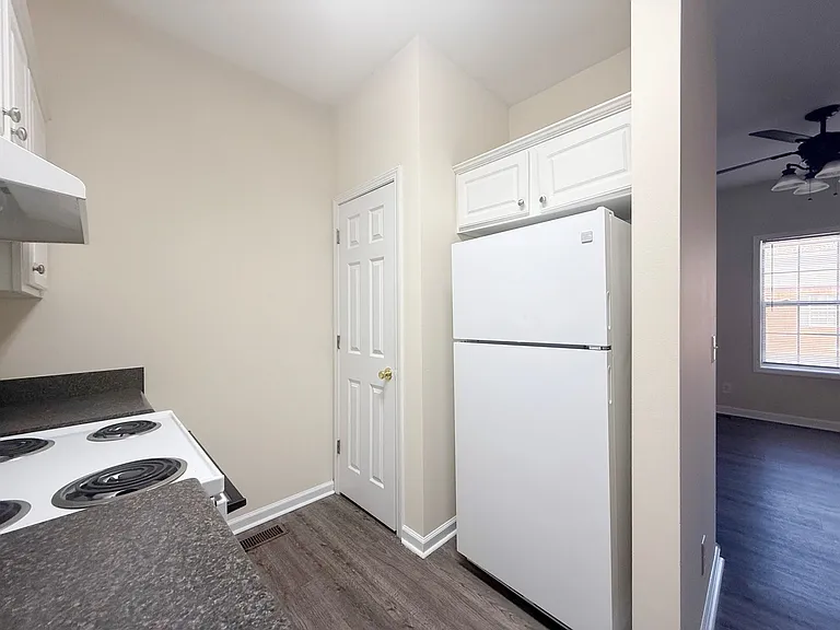 1780 N Dixie Ave — Photo 5