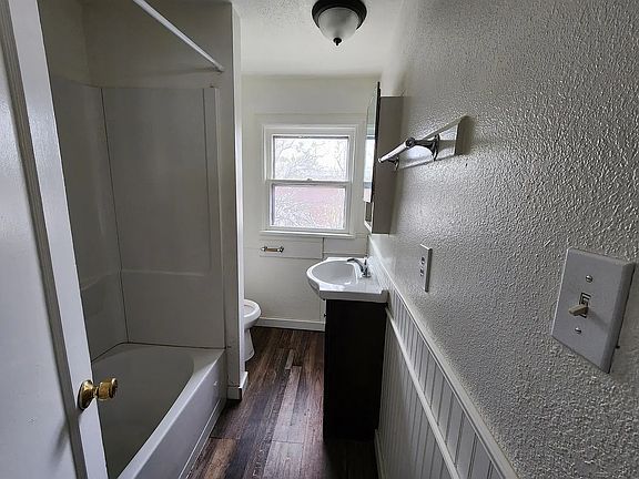 4th image of 1424 5th Ave S #A