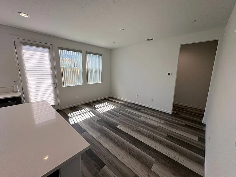 3036 N Parkside St — Photo 26