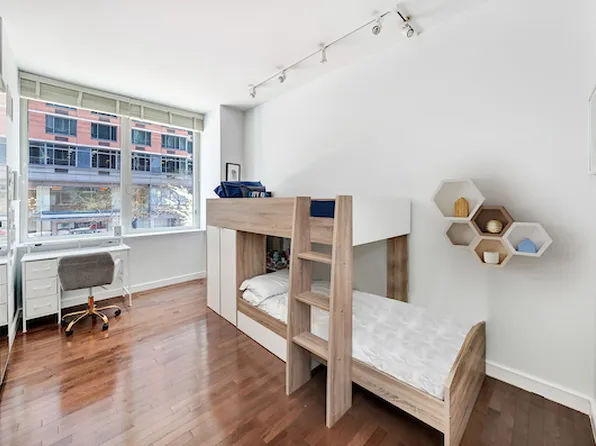 225 East 34th Street image 6 of 14