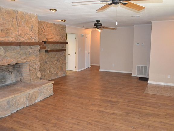 3rd image of 1345 Muirfield Dr
