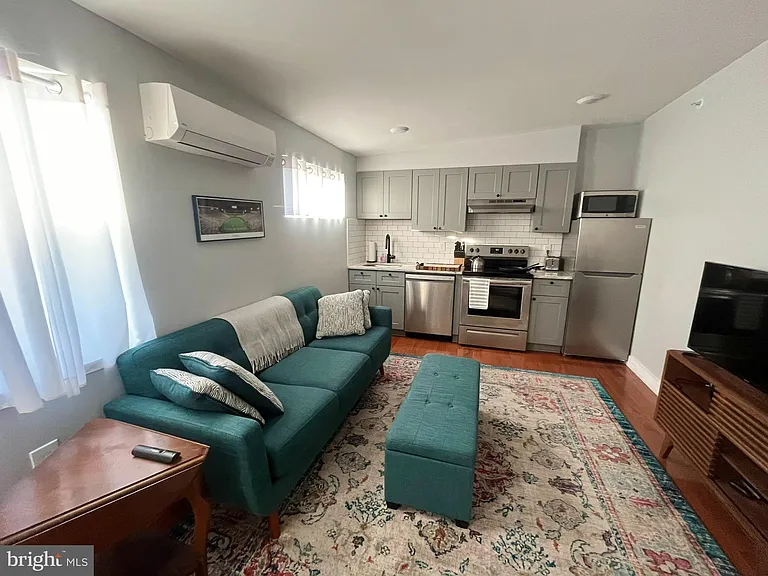 4508 Walnut St #304 — Photo 3