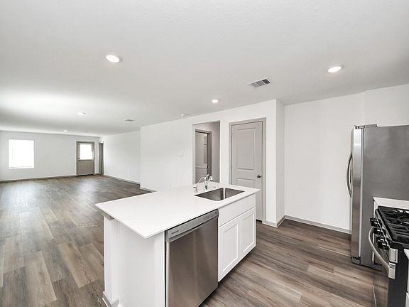 3rd image of 1018 Bluegill Ln