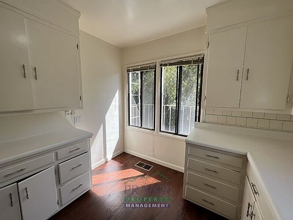 5th image of 20 Gardner St APT 3