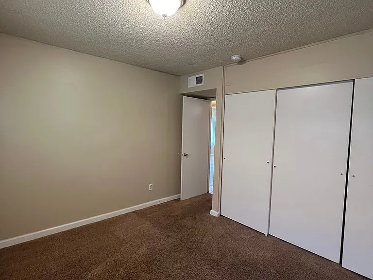 Soranno Avenue Apartments — Photo 15