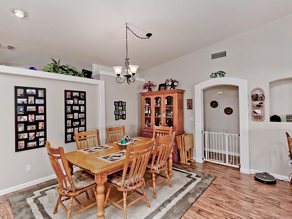 4th image of 3111 Longview Dr