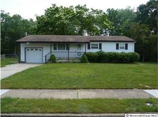 37 Brookside Dr, Howell, NJ 07731