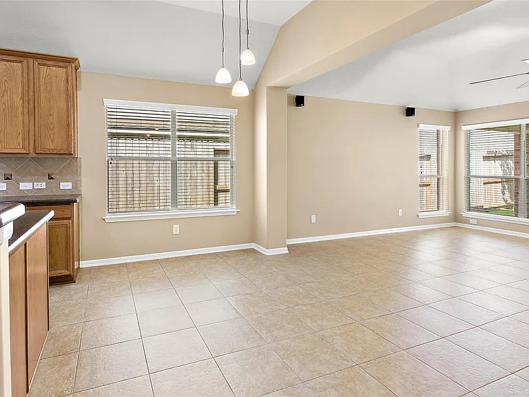 30411 Deleon Fields Dr — Photo 12