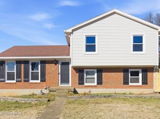 8007 Cloverport Ct, Louisville, KY 40228