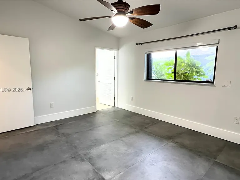 1533 Gabriel St — Photo 15