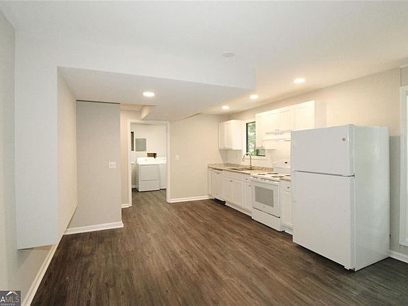 5th image of 495 Nottingham Dr