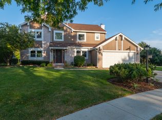 113 Bittersweet Ln, Streamwood, IL 60107